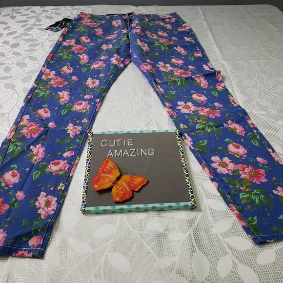 Floral Jeans - Picture 2 of 5